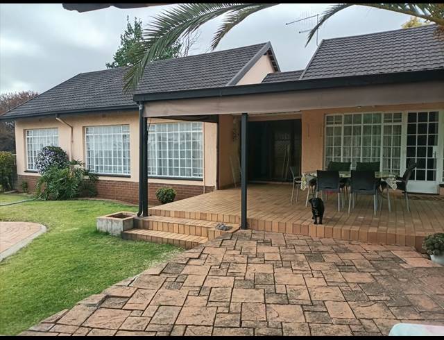 4 BEDROOM HOUSE FOR SALE IN NORKEM PARK